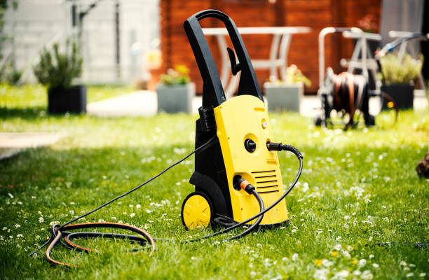 Animal Enclosure Cleaning in Santa Claus, IN